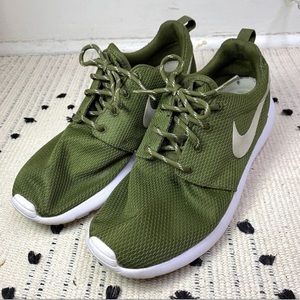 Nike Womens Roshe Run Olive Green Running Sneakers